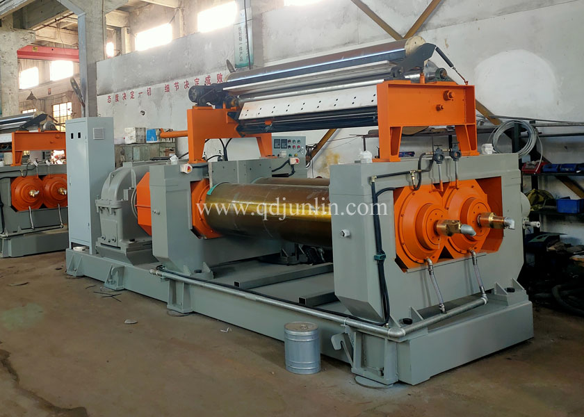 XK-560 Open mixing mill