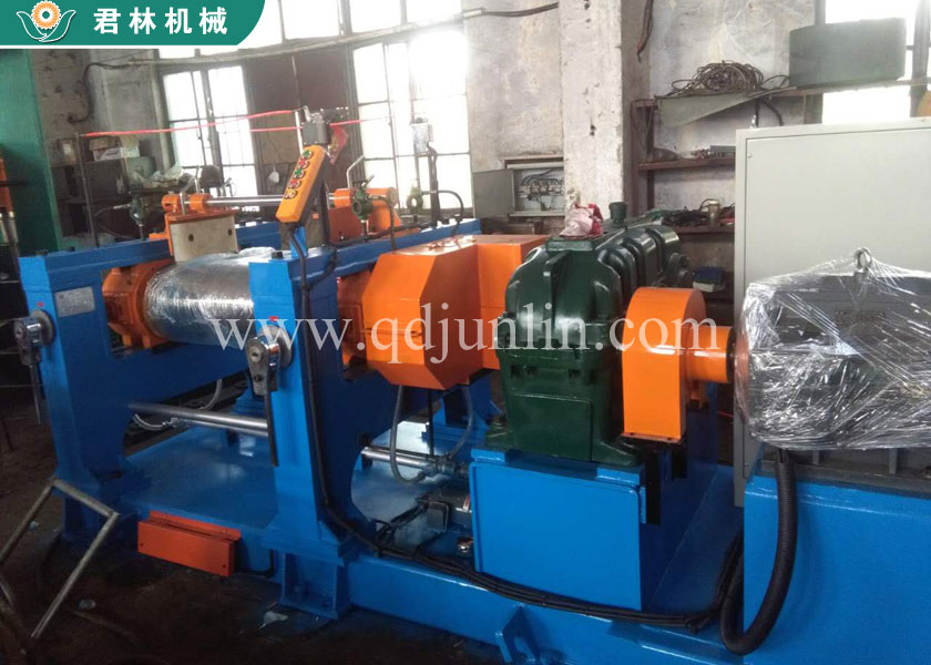 XK-250 Open mixing mill