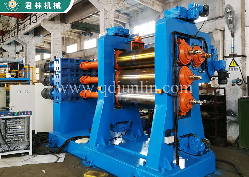 Four roll rubber calender